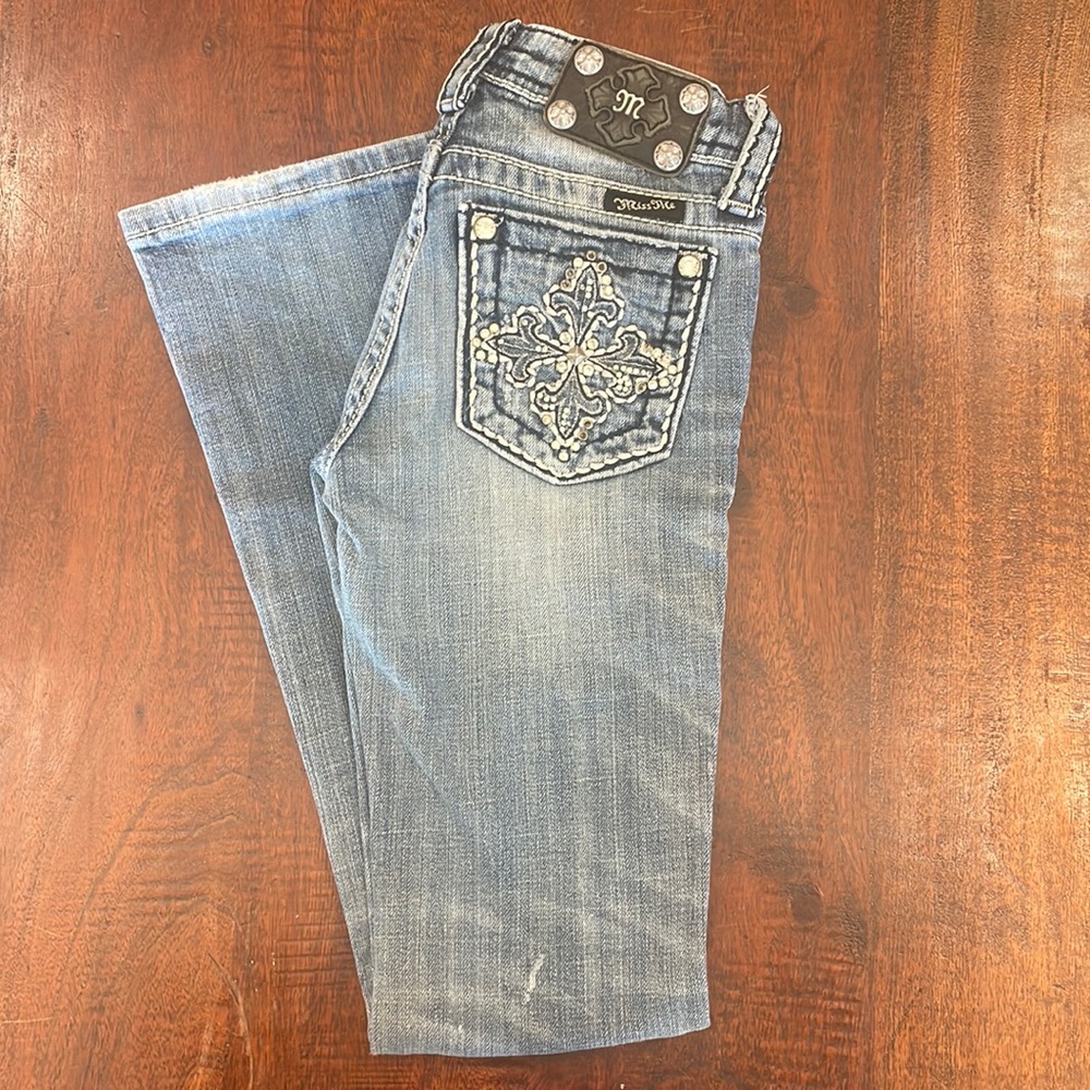 Miss Me girls 10 bootcut light wash fleur de lis rhinestone on pockets